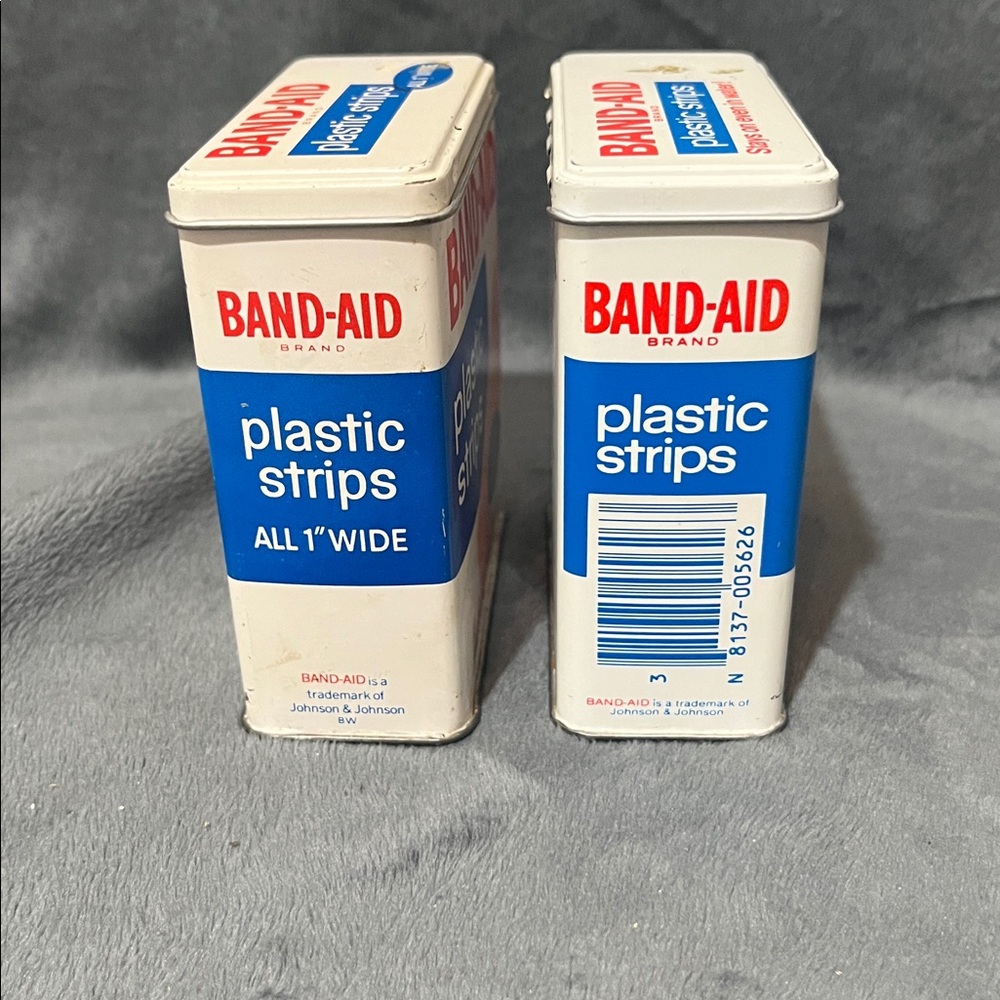 VINTAGE BAND-AID TINS LOT OF 2 decor - Picture 4 of 6